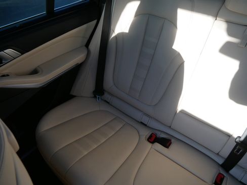 Used 2021 BMW X5 xDrive45e w/ Executive Package image 12