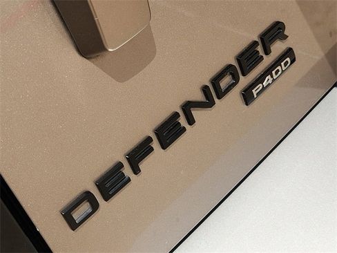 Used 2023 Land Rover Defender 110 SE image 12