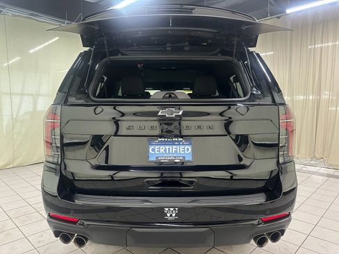 Used 2025 Chevrolet Suburban Z71 image 8