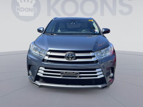 Used 2019 Toyota Highlander XLE w/ Carpet Mat Package (TMS) AWD/4WD image 7