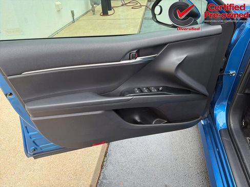 Used 2020 Toyota Camry LE FWD image 33