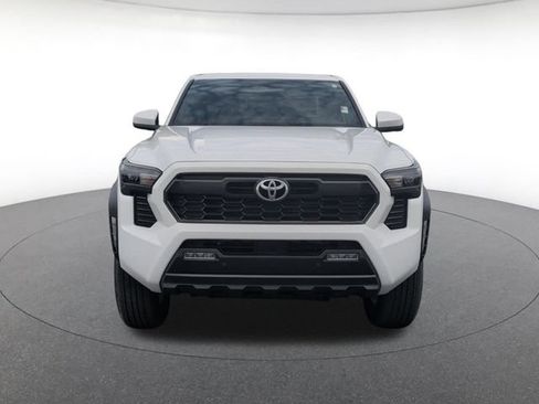 Used 2025 Toyota Tacoma TRD Off-Road w/ TRD Off Road Upgrade Package AWD/4WD image 9