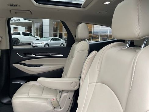 Used 2020 Buick Enclave Essence image 15