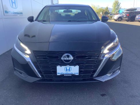 Used 2025 Nissan Altima 2.5 SV AWD/4WD image 9