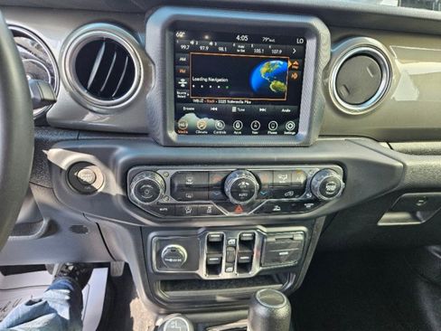 Used 2023 Jeep Gladiator Overland image 20