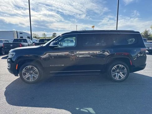 Used 2024 Jeep Wagoneer Series II AWD/4WD image 11
