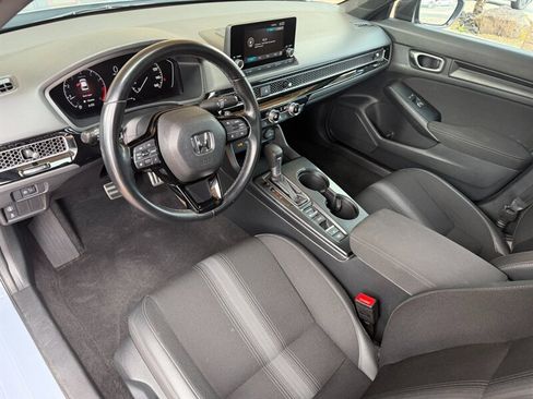 Used 2024 Honda Civic Sport image 2