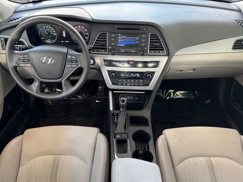 Used 2016 Hyundai Sonata SE FWD image 3