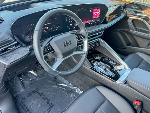 Used 2025 Audi Q5 Premium Plus w/ Premium Plus image 11