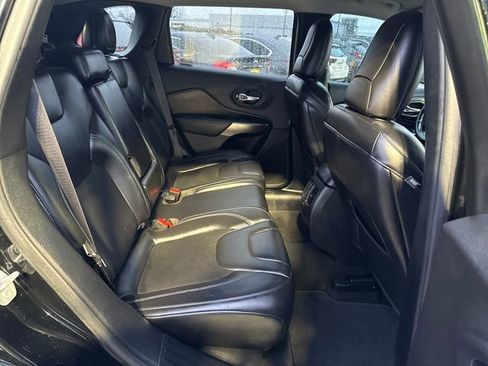 Used 2020 Jeep Cherokee Latitude Plus w/ Cold Weather Group image 13