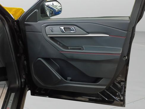 Used 2025 Ford Explorer ST-Line AWD/4WD image 26