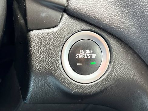 Used 2021 Chevrolet Equinox LT FWD image 25