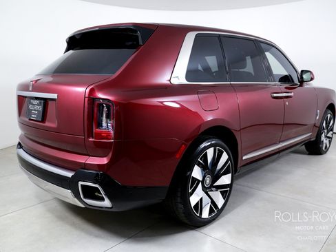 Certified 2025 Rolls-Royce Cullinan AWD/4WD image 2