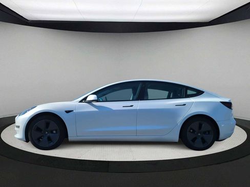 Used 2021 Tesla Model 3 Standard Range Plus image 5