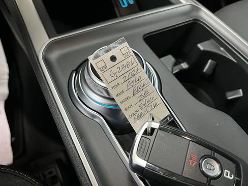 Used 2024 Ford Edge SE image 30