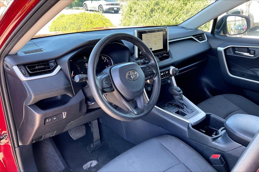 Used 2025 Toyota RAV4 XLE AWD/4WD image 14