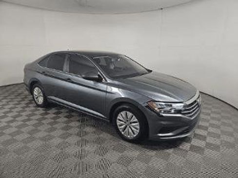 Used 2019 Volkswagen Jetta S w/ Driver Assistance Package image 3