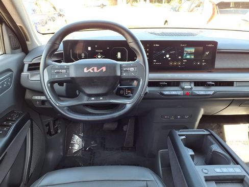 Certified 2024 Kia EV9 Land AWD/4WD image 10