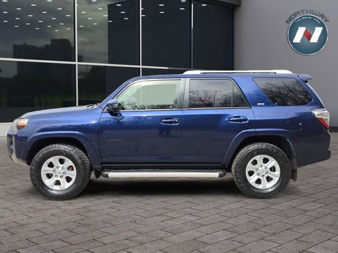Used 2015 Toyota 4Runner SR5 image 2