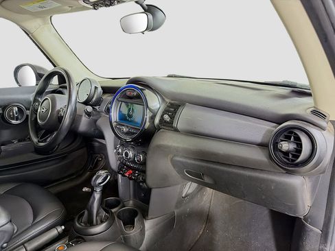 Used 2019 MINI Cooper 2-Door Hardtop w/ Signature Upholstery Package image 20