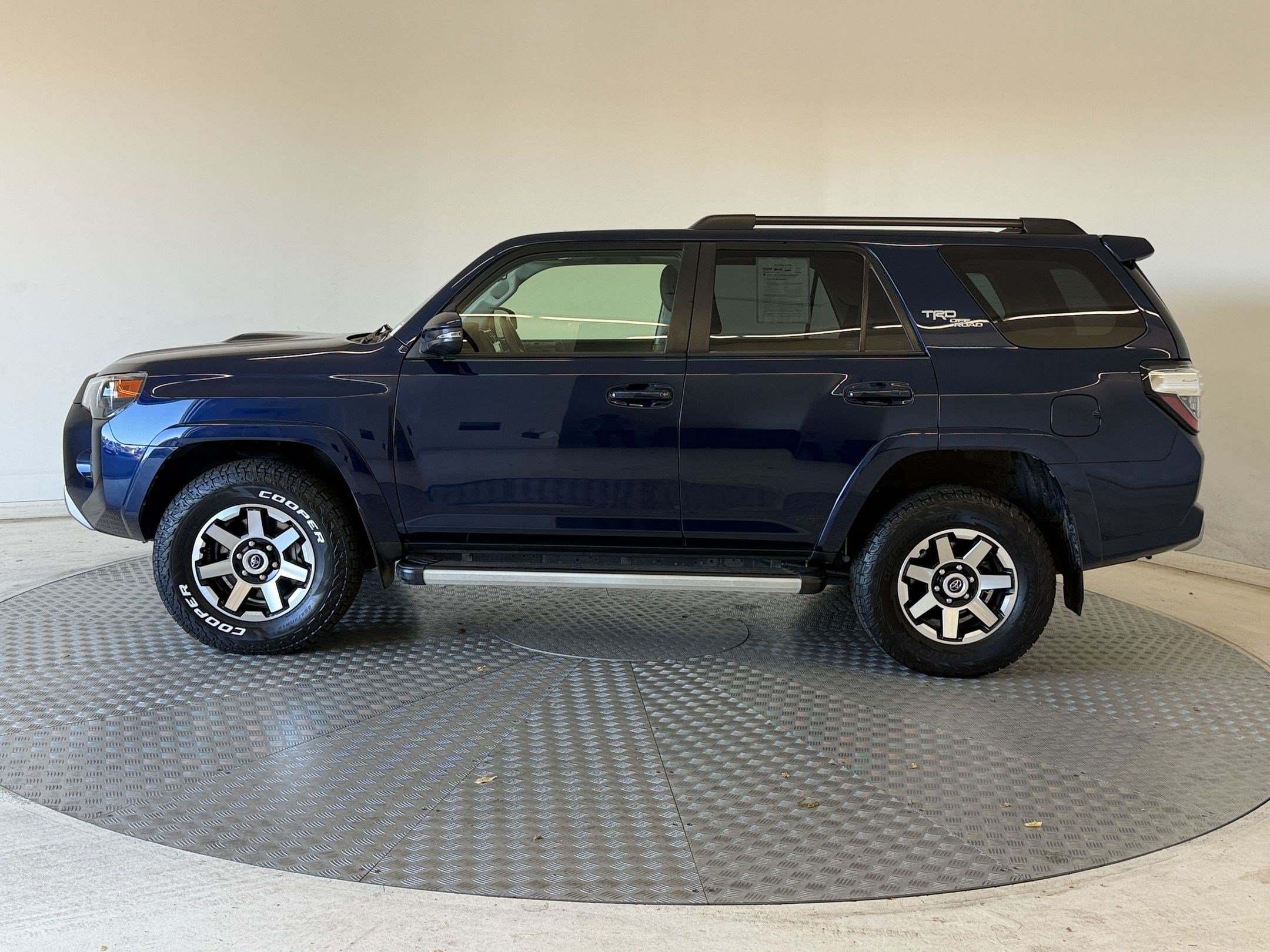 Used 2022 Toyota 4Runner TRD Off-Road Premium w/ Moonroof Package AWD/4WD image 2