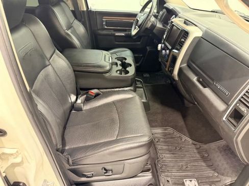 Used 2018 RAM 1500 Laramie w/ Convenience Group AWD/4WD image 37
