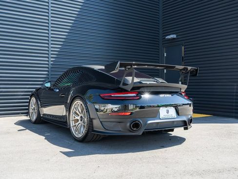 Used 2018 Porsche 911 GT2 RS RWD image 3
