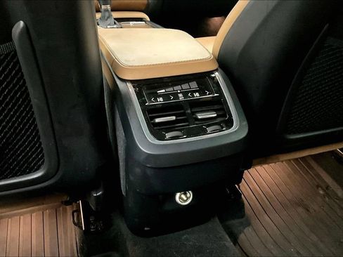 Used 2017 Volvo XC90 T6 Inscription w/ Vision Package image 31