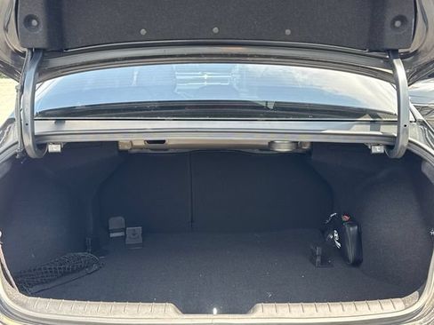 Used 2023 Hyundai Elantra Limited w/ Cargo Package FWD image 12