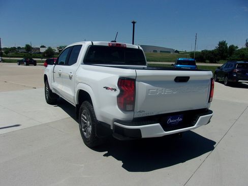 Used 2024 Chevrolet Colorado LT w/ LT Convenience Package II AWD/4WD image 6
