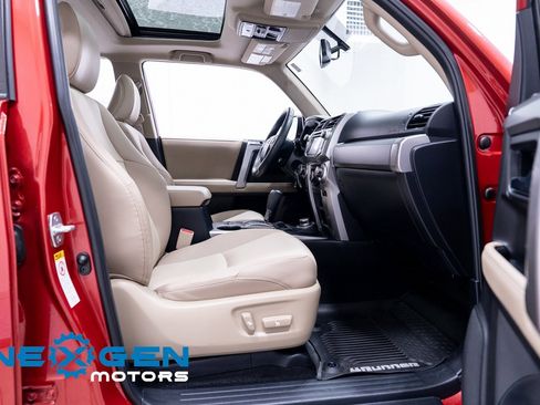 Used 2018 Toyota 4Runner SR5 Premium image 47