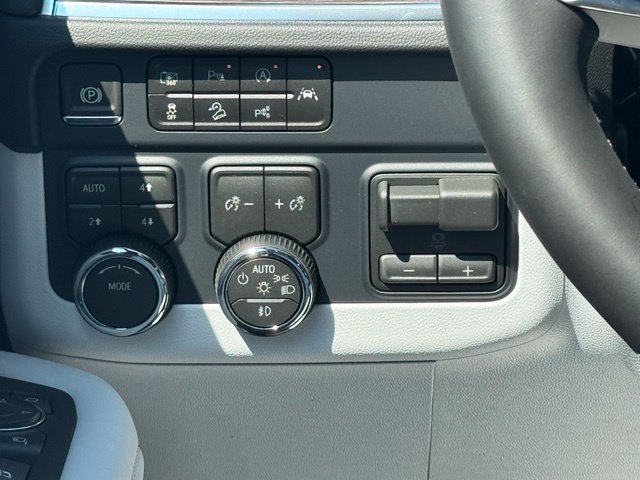 New 2026 Chevrolet Suburban Premier AWD/4WD image 14