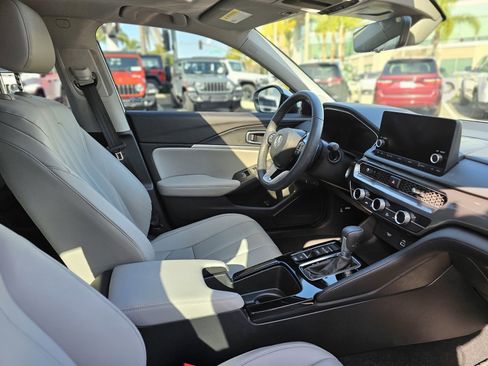 Used 2025 Acura Integra FWD image 19