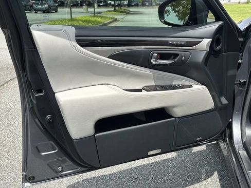Used 2014 Lexus LS 460 w/ Comfort Package RWD image 12