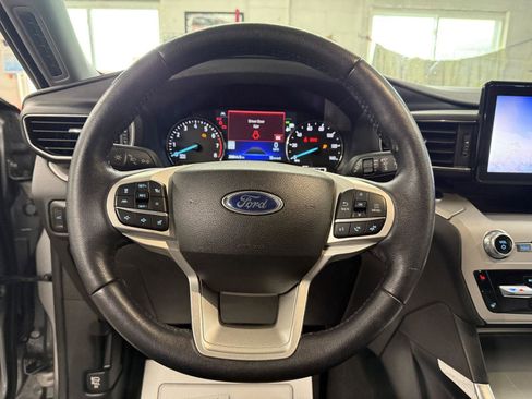 Used 2023 Ford Explorer XLT w/ Equipment Group 202A image 12