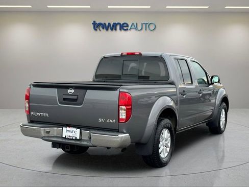 Used 2018 Nissan Frontier SV image 5