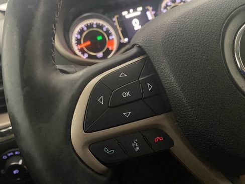 Used 2015 Jeep Cherokee Latitude AWD/4WD image 17