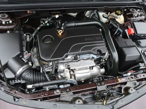 Used 2020 Chevrolet Malibu LT image 39