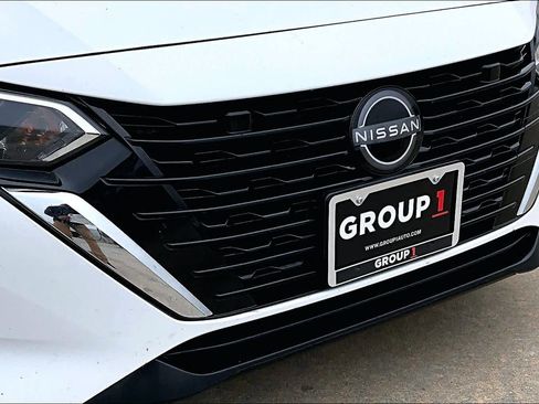 Used 2024 Nissan Sentra SV FWD image 30