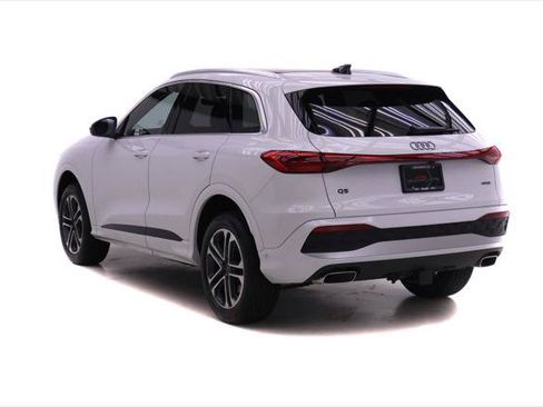 Certified 2025 Audi Q5 Premium w/ Convenience Package AWD/4WD image 5