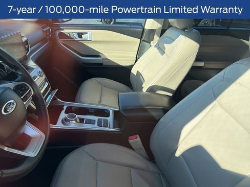 Used 2023 Ford Explorer XLT w/ Equipment Group 202A image 4