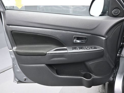 Used 2023 Mitsubishi Outlander Sport ES image 9