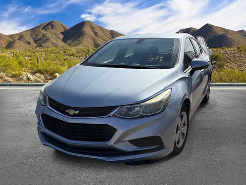 Used 2018 Chevrolet Cruze LS FWD image 15