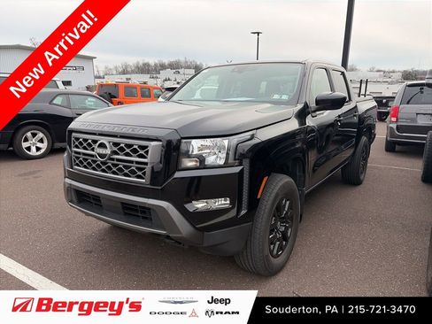 Used 2022 Nissan Frontier SV image 1