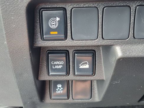 Used 2024 Nissan Frontier SV w/ Technology Package AWD/4WD image 16