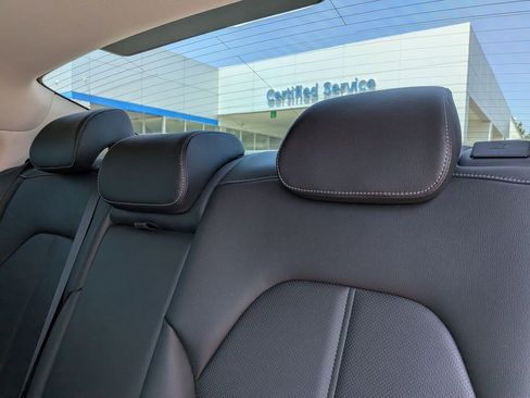 Used 2025 Genesis G70 2.5T RWD image 26