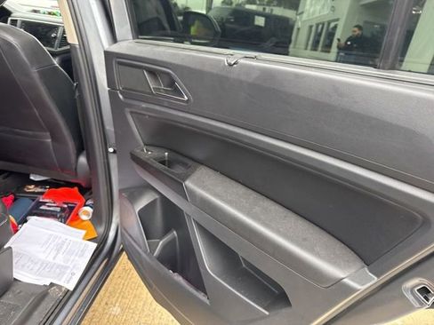 Used 2021 Volkswagen Atlas SE image 36