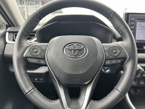 Used 2022 Toyota RAV4 XLE Premium AWD/4WD image 20