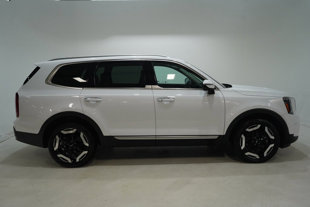 Used 2025 Kia Telluride S AWD/4WD image 9