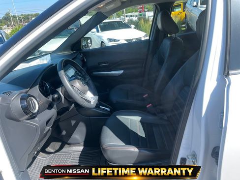 Used 2019 Nissan Kicks SR w/ SR Premium Package FWD image 10